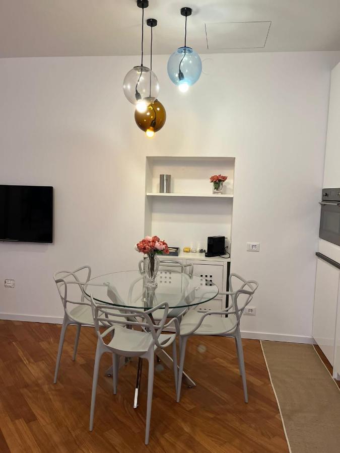 Casa Vercelli Delizioso Bilocale Moderno Nella Vecchia Milano ภายนอก รูปภาพ