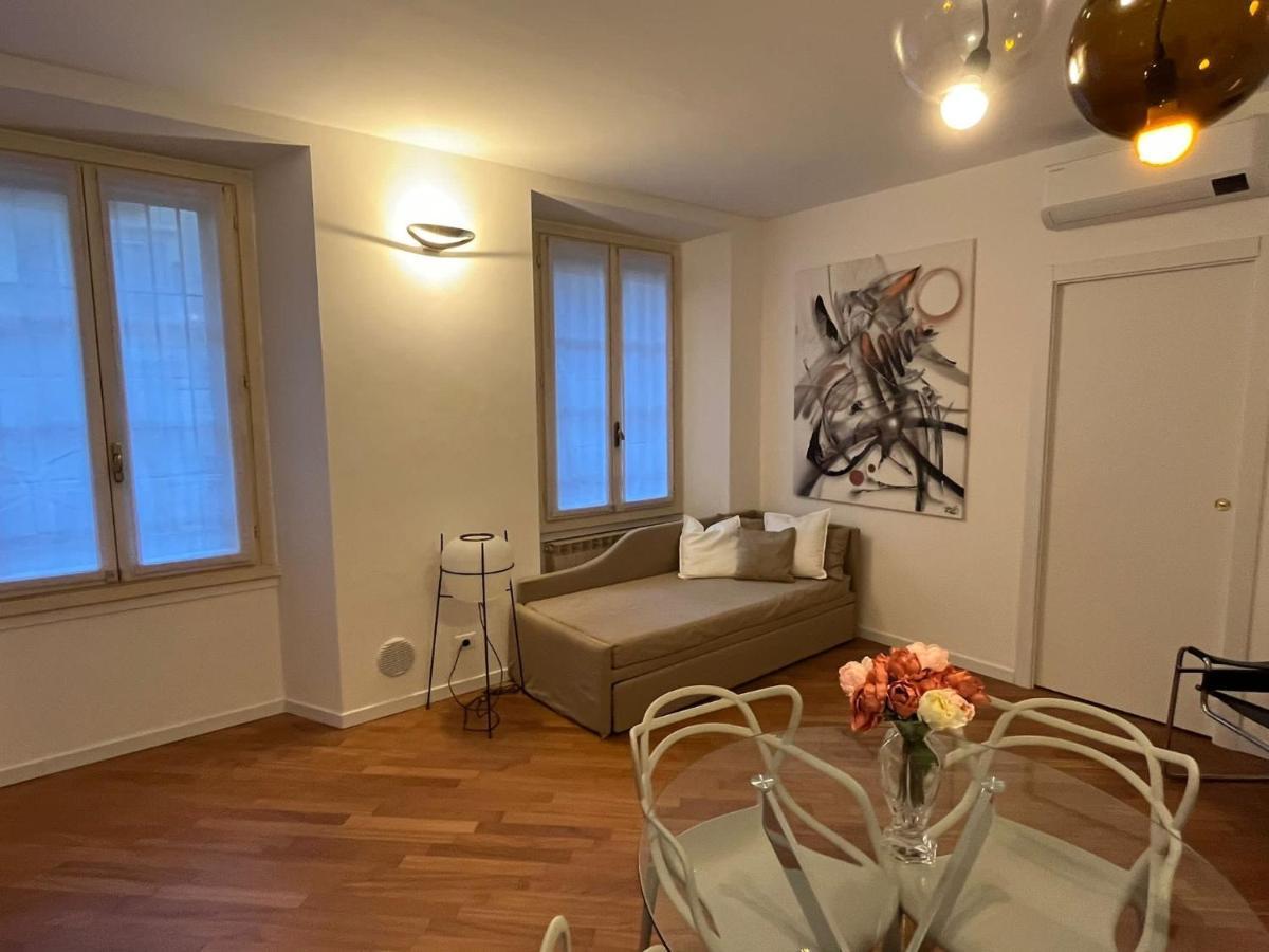 Casa Vercelli Delizioso Bilocale Moderno Nella Vecchia Milano ภายนอก รูปภาพ
